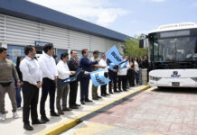 La BUAP estrenó 31 camiones para llevar estudiantes a CU2 — uno es eléctrico