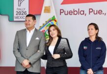 La Carrera Panamericana volvió al Zócalo de Puebla — 72 tripulaciones y un piloto poblano La Carrera Panamericana volvió al Zócalo de Puebla — 72 tripulaciones y un piloto poblano