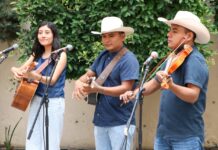 «La Fiesta de la Vida»: Zacapoaxtla celebra Día de Muertos con huapango, relatos de terror en el bosque y globos de papel «La Fiesta de la Vida»: Zacapoaxtla celebra Día de Muertos con huapango, relatos de terror en el bosque y globos de papel